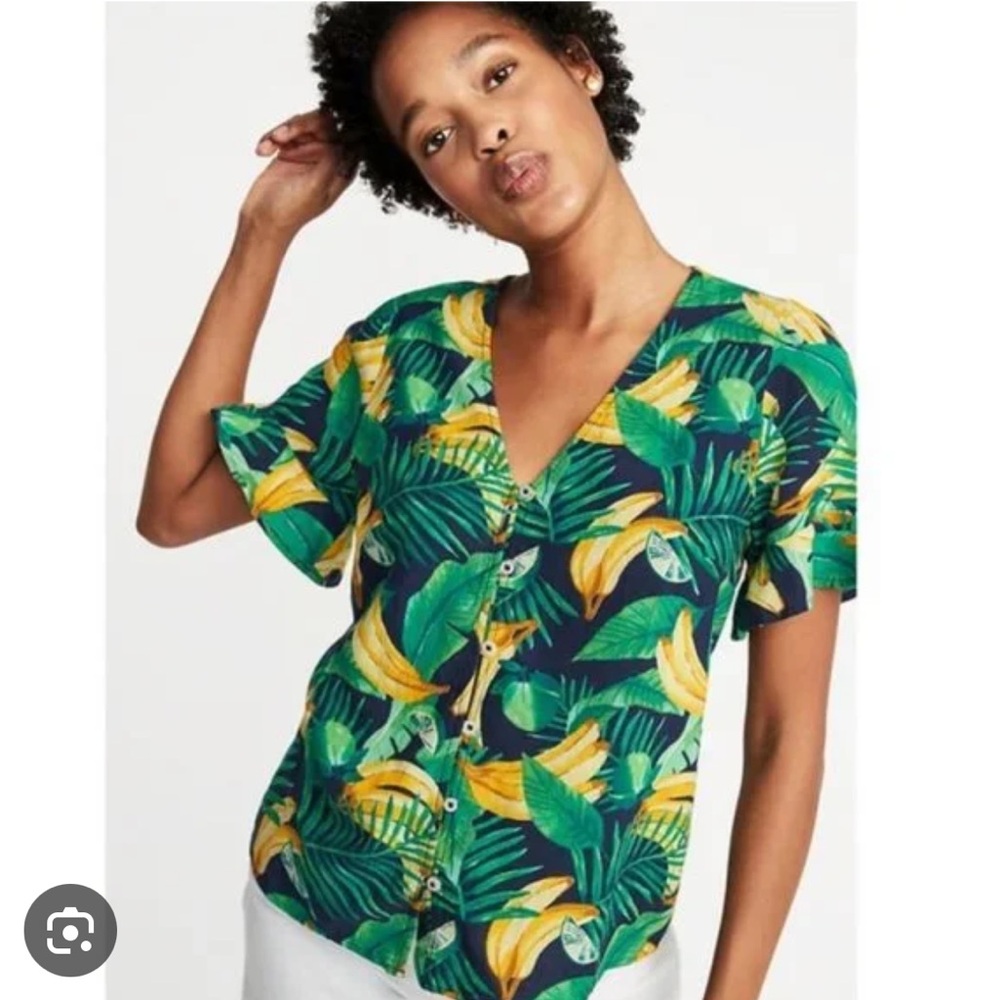 Summer XL Old Navy top 😍🍌🍋‍🟩